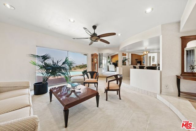 4260 S Cloverdale Avenue, Los Angeles CA: https://media.crmls.org/mediaz/469fe269-55b3-4835-a057-fb84ae1d68c4.jpg