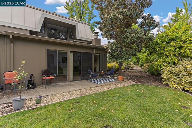 1244 Singingwood Ct., Walnut Creek CA: https://media.crmls.org/mediaz/46a0917a-88e4-4238-bb3d-02b5005393df.jpg