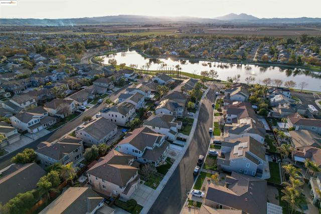 3438 Keystone Loop, Discovery Bay CA: https://media.crmls.org/mediaz/46a11842-ef6c-4d45-ba62-5949972c3ca1.jpg