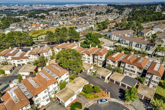 3550 Carter Drive, South San Francisco CA: https://media.crmls.org/mediaz/46a11b5c-058c-4359-a653-7518feff9112.jpg