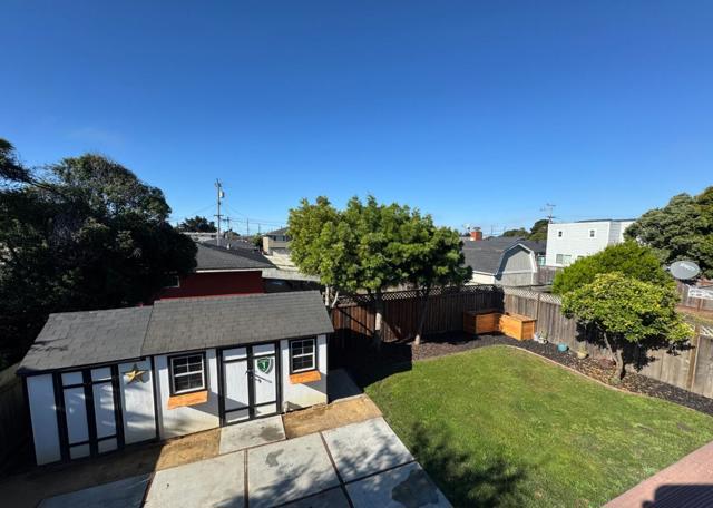 908 Bancroft Ave, Half Moon Bay CA: https://media.crmls.org/mediaz/46a1bae4-e79c-4d5c-b059-99e439c1f0f7.jpg