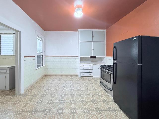 736 Lisbon Street, San Francisco CA: https://media.crmls.org/mediaz/46a28999-0527-43fd-8445-34431319fc6c.jpg
