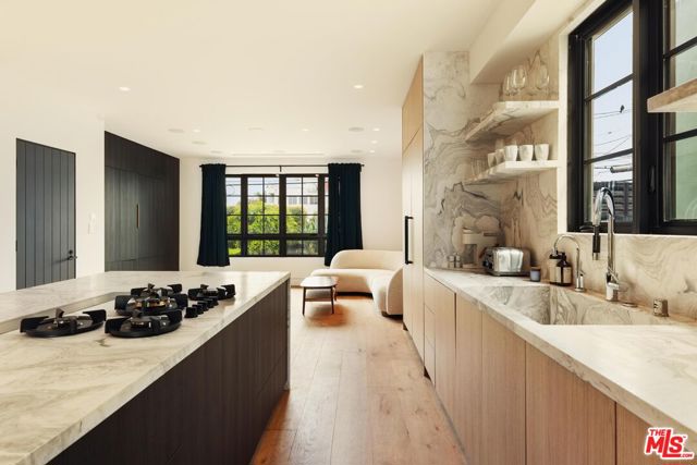 2205 Ocean Front Walk, Venice CA: https://media.crmls.org/mediaz/46a29793-beb2-4999-90b2-e12691345246.jpg