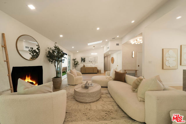 20877 Kelvin Place photo 8
