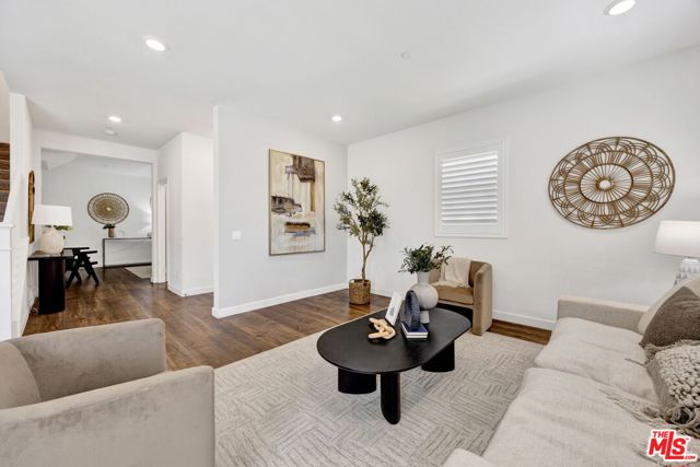 17028 Zion, Santa Clarita CA: https://media.crmls.org/mediaz/46a2ae68-e3b3-42d7-98b0-6137abd1999d.jpg