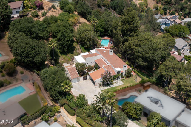 872 Flores De Oro, South Pasadena CA: https://media.crmls.org/mediaz/46a35ed8-1efb-4f58-8ed1-d39adbf30df1.jpg