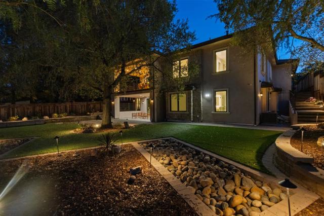 18061 Saratoga Los Gatos Road, Monte Sereno CA: https://media.crmls.org/mediaz/46a3dc3f-ecd9-4724-99bc-0813344879bc.jpg
