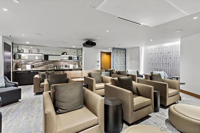 888 W E Street, San Diego CA: https://media.crmls.org/mediaz/46a56d37-ac0d-42a7-9ef2-d28066ba8499.jpg