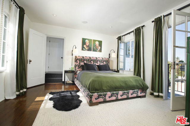 6749 Whitley Terrace, Los Angeles CA: https://media.crmls.org/mediaz/46a573b3-f25a-4a8d-a942-56bf1a3149f6.jpg