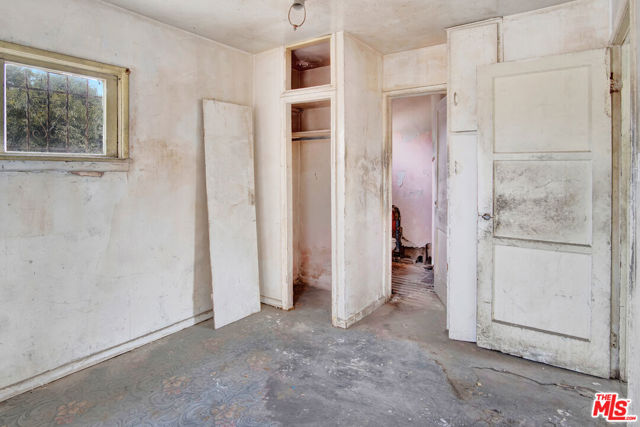 2028 E 126th Street, Compton CA: https://media.crmls.org/mediaz/46a59221-f178-4830-b96c-dec108fd0c56.jpg