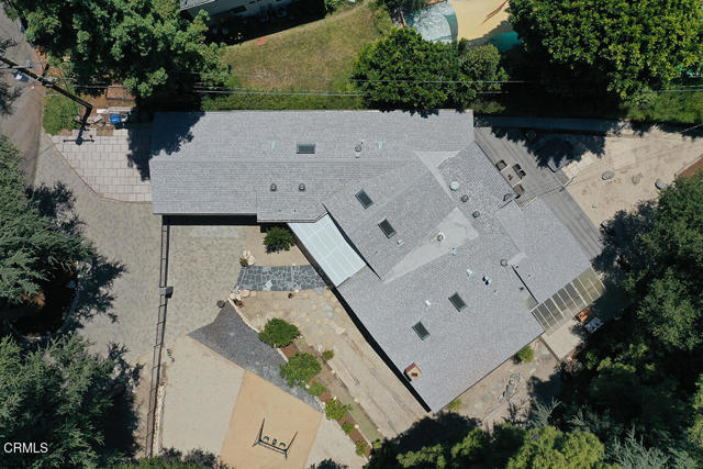 5245 Bubbling Well Lane, La Canada Flintridge CA: https://media.crmls.org/mediaz/46a61925-e888-4c39-9014-03e05dd4b10b.jpg