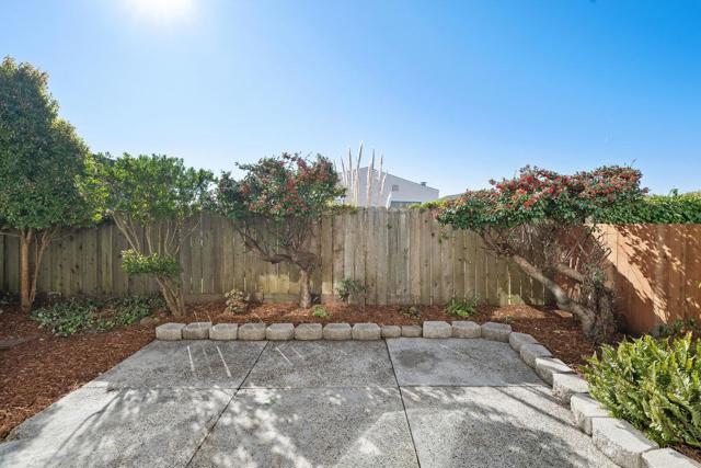 15 Eastridge Circle, Pacifica CA: https://media.crmls.org/mediaz/46a692e6-3e8b-457f-a676-022e6a654e0e.jpg