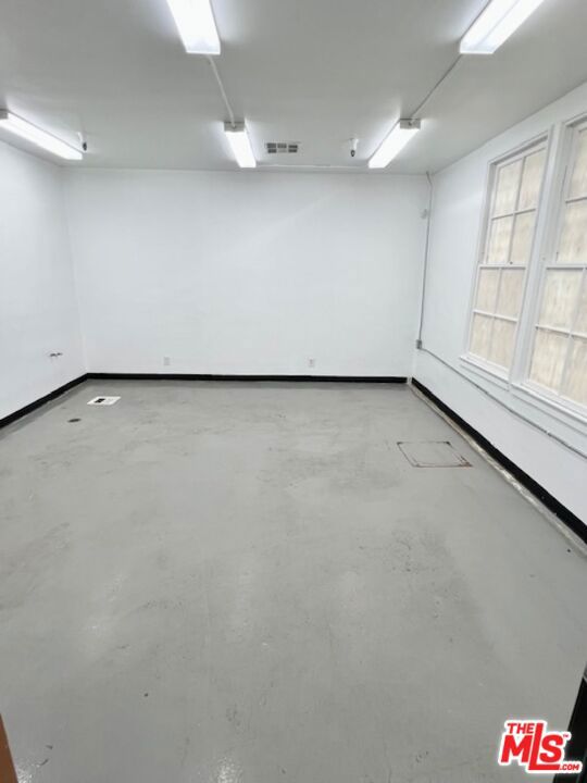 MLS #25534795 img 11