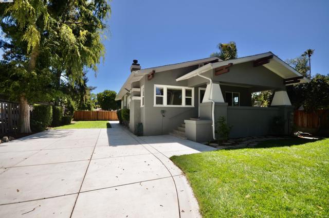 4544 Thornton Ave, Fremont CA: https://media.crmls.org/mediaz/46a69a58-aee9-44f1-a51b-e667fa16d64a.jpg