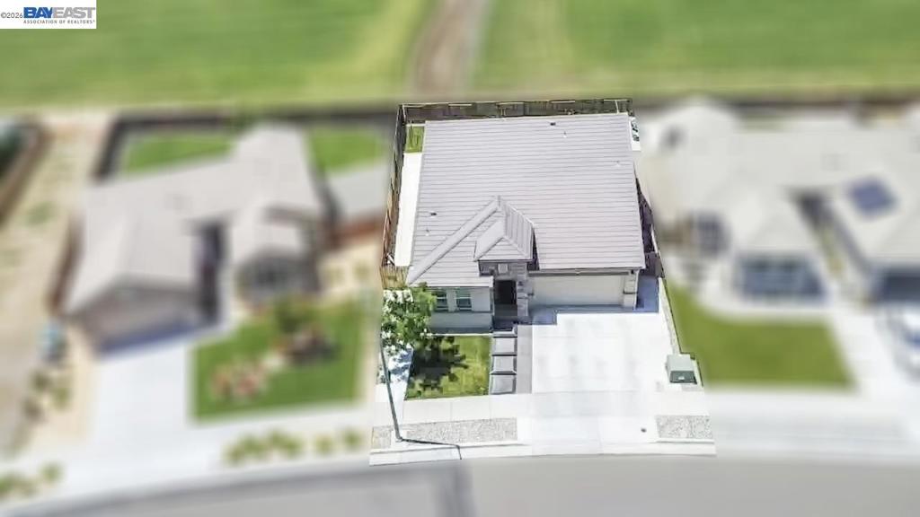 https://media.crmls.org/mediaz/46a6a3ba-3cc6-4ba5-aec8-99828bf8b8b8.jpg?preset=X-Large