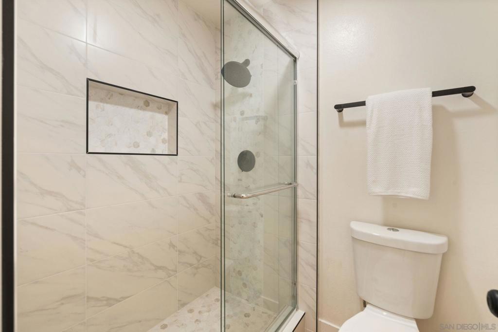 MLS #250043098SD image #38