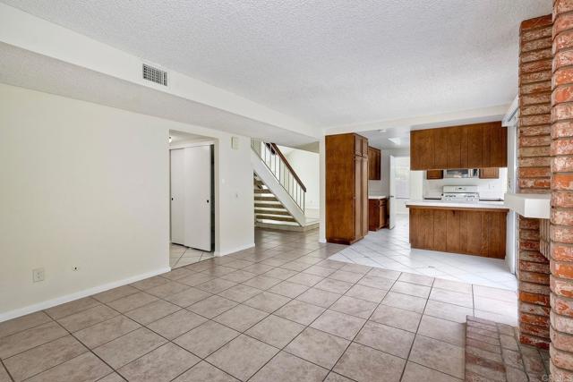 169 Camino Entrada, Chula Vista CA: https://media.crmls.org/mediaz/46a7948a-d2bd-4aaa-9331-4bea4b06e12f.jpg