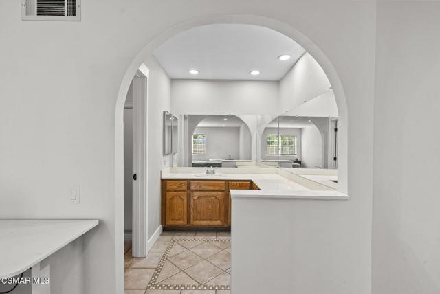 459 Mark Drive, Simi Valley CA: https://media.crmls.org/mediaz/46a89210-1e84-458f-a758-b3398c1f83a7.jpg