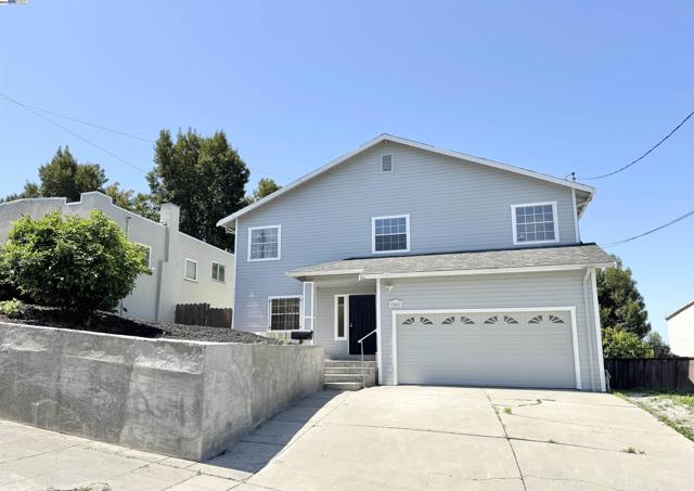 3251 Hyde St, Oakland CA: https://media.crmls.org/mediaz/46a964e8-d6b2-47fc-9acb-ed7a0541838f.jpg