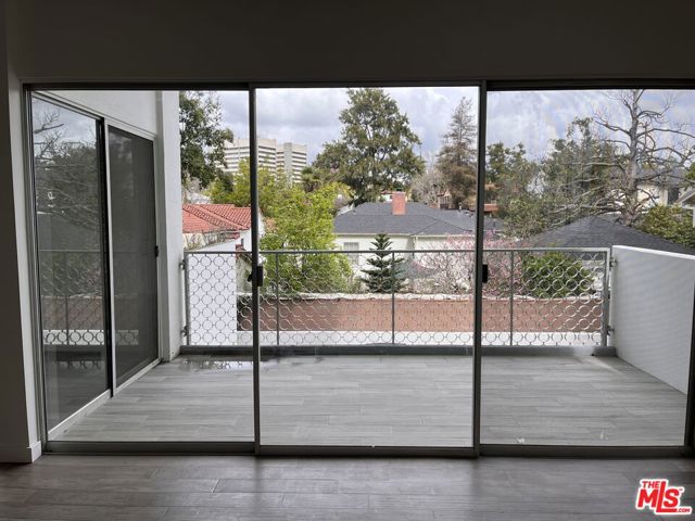 10787 Wilshire Boulevard, Los Angeles CA: https://media.crmls.org/mediaz/46a98d43-8776-4faa-a8de-6ce0ef00b668.jpg