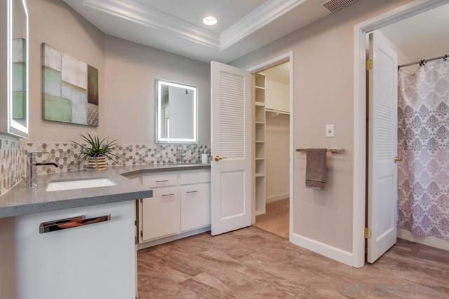 1315 Camino Linda Dr, San Marcos CA: https://media.crmls.org/mediaz/46a9dd80-87d0-406a-abb3-e798d91a6813.jpg