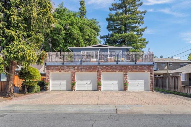 933 Florence Lane, Menlo Park CA: https://media.crmls.org/mediaz/46aaa362-6492-4f3a-9124-4304960db1af.jpg