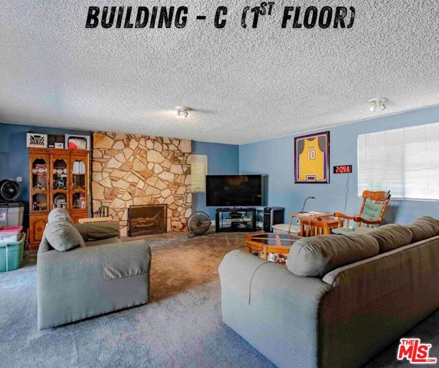 5706 Pioneer Boulevard, Whittier CA: https://media.crmls.org/mediaz/46ab2a85-ad3f-4029-924a-c65ea10f66a3.jpg