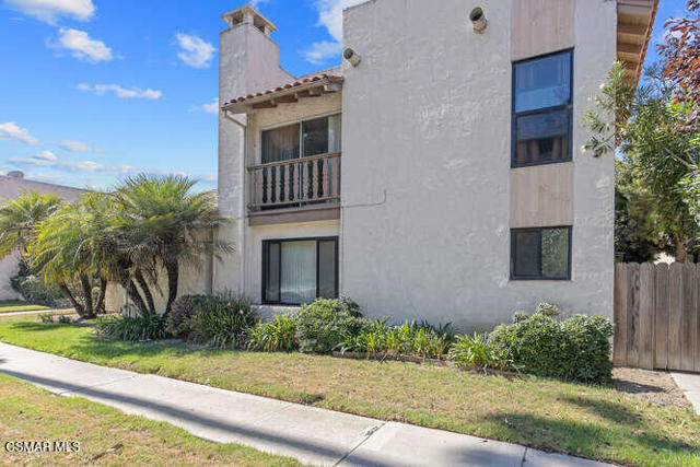 2621 Harbor Boulevard, Ventura CA: https://media.crmls.org/mediaz/46ab55cf-07af-4ab4-a83f-c2a453481e3d.jpg