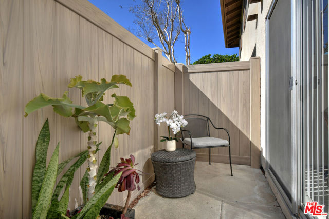 10341 Canoga Avenue, 3 photo 6