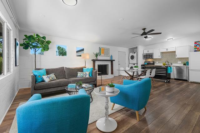 44809 Portola Avenue, Palm Desert CA: https://media.crmls.org/mediaz/46ad2496-fb75-426b-b92a-4712c66ff440.jpg