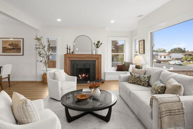 1091 Lincoln Ave, San Diego CA: https://media.crmls.org/mediaz/46ad42cb-7955-460c-90e0-8561caa1c08b.jpg