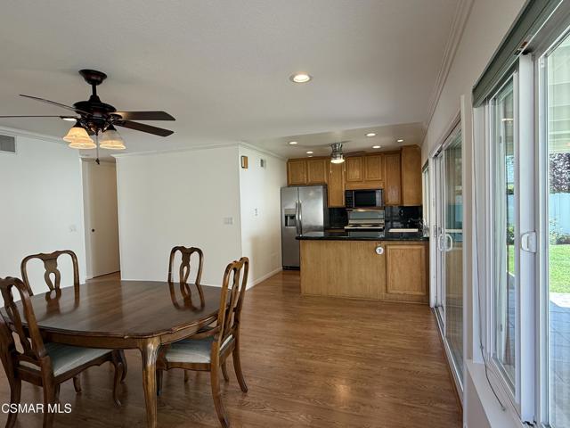 2321 Century Avenue, Simi Valley CA: https://media.crmls.org/mediaz/46ad586a-54be-4f55-b004-33e884e86584.jpg