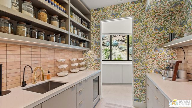 2481 Cahuilla Hills Drive, Palm Springs, CA 92264