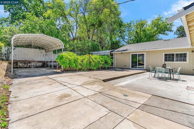 280 Sierra Dr, Walnut Creek CA: https://media.crmls.org/mediaz/46adf726-1e82-4327-bb56-45fb80b25119.jpg