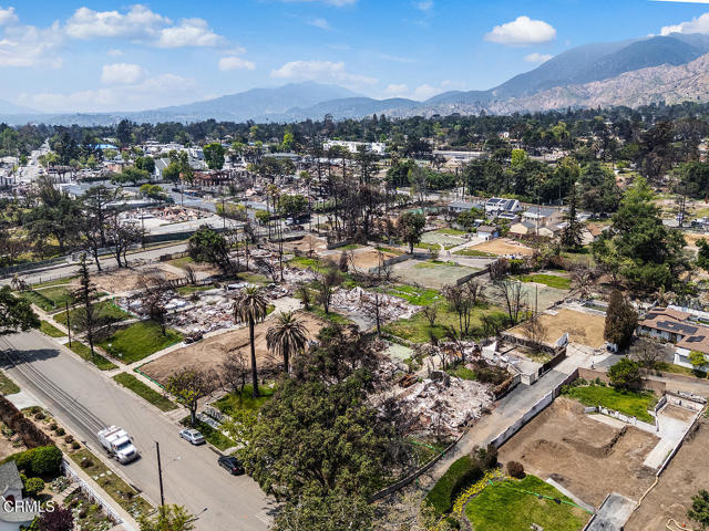 1137 E Mariposa St, Altadena CA: https://media.crmls.org/mediaz/46ae1bd8-c80e-443f-80ed-811502cd5f3b.jpg