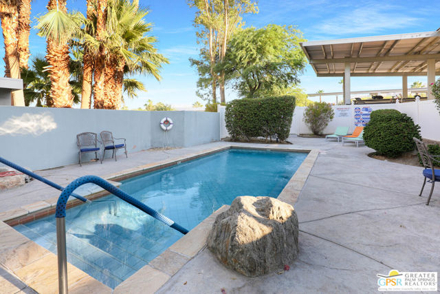 17555 Corkill Rd, Desert Hot Springs CA: https://media.crmls.org/mediaz/46aef14c-cbb1-41f0-928c-dde381650a40.jpg