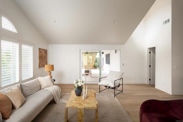 Detail Gallery Image 12 of 39 For 324 Avenida De Las Rosas, Encinitas,  CA 92024 - 4 Beds | 2/1 Baths