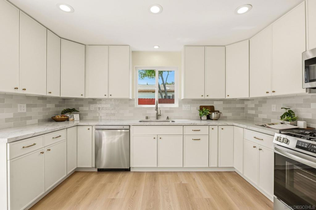 3263 Roberta Ln - photo 2
