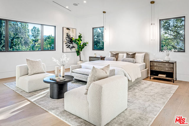 17228 Otsego Street, Encino CA: https://media.crmls.org/mediaz/46af7b5a-1719-4ae2-9524-8d2d62004a20.jpg