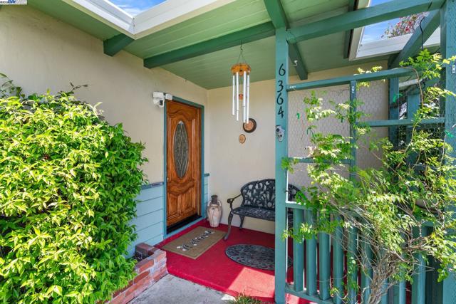 6364 Noel Ave, Newark CA: https://media.crmls.org/mediaz/46afc65a-2c85-4090-b5a5-2d1fb91dc40a.jpg