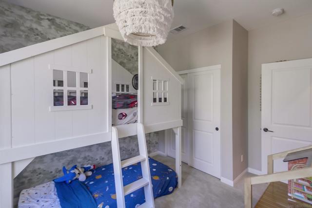 2304 Trevi Cir, Chula Vista CA: https://media.crmls.org/mediaz/46b03b65-54cc-4ab3-853d-dcc9832a94c6.jpg