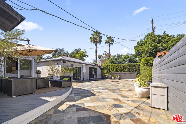 11023 Kling Street photo 21