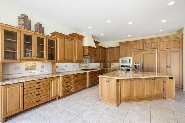 81943 Prism Drive, La Quinta CA: https://media.crmls.org/mediaz/46b0f554-5b3a-4ff7-936d-eb4ee01d2da0.jpg