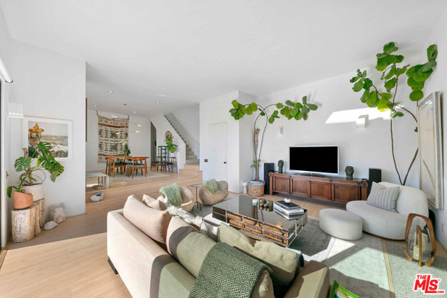 2727 Corral Canyon Road, Malibu CA: https://media.crmls.org/mediaz/46b1169b-5653-47c1-80c2-9cf39ce2a040.jpg