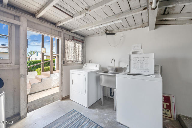 1430 Pepper Drive, Pasadena CA: https://media.crmls.org/mediaz/46b131ad-1a66-4f45-a833-34188ec4b29c.jpg