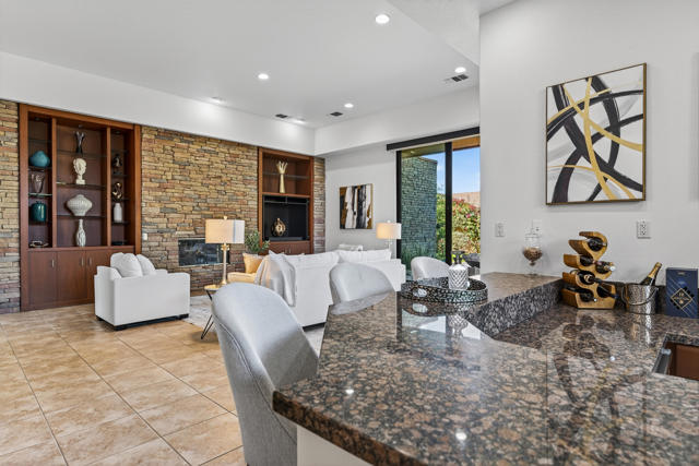 79900 De Sol A Sol, La Quinta CA: https://media.crmls.org/mediaz/46b2aa1b-bb62-4891-9f89-32eec8bc23f0.jpg