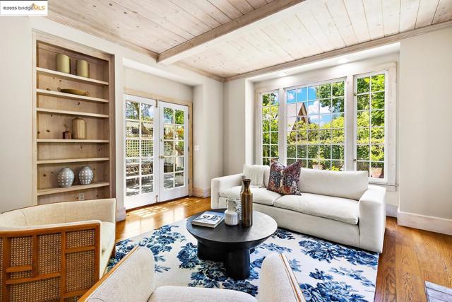 765 University Ave, Palo Alto CA: https://media.crmls.org/mediaz/46b3a7d0-ed16-437e-afc0-29a1a0d1658a.jpg