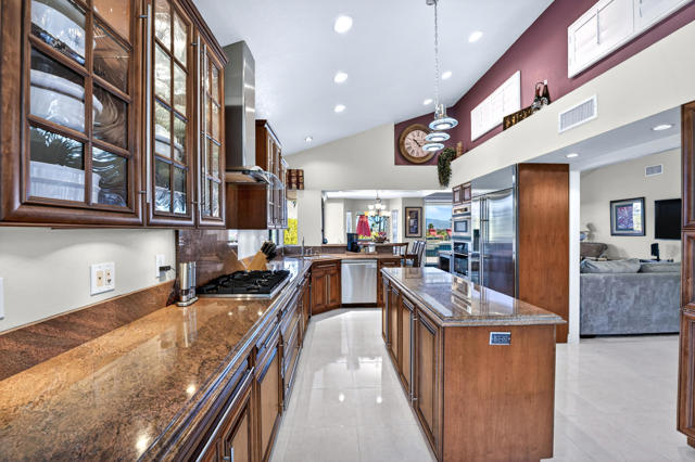 26 Alta Vista, Rancho Mirage CA: https://media.crmls.org/mediaz/46b3c7b3-4410-4e9a-8403-5b94afefddb6.jpg