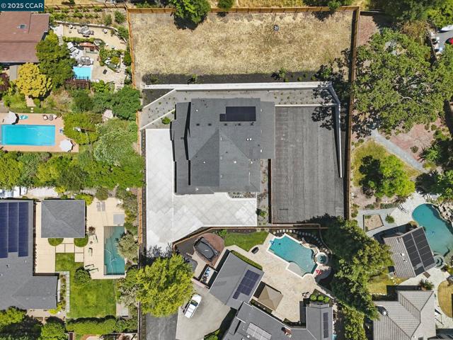 180 Castle Hill Ranch, Walnut Creek CA: https://media.crmls.org/mediaz/46b3fc73-e25f-4b96-ba78-700fbf3e8da4.jpg
