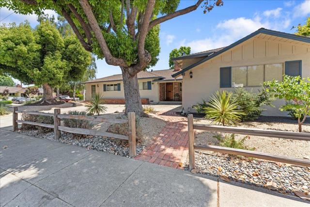 1300 Patio Drive, Campbell CA: https://media.crmls.org/mediaz/46b4cf24-9a01-4629-8d17-ed8c9780561d.jpg